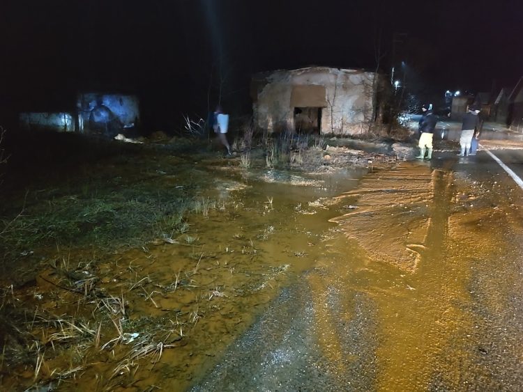 VIDEO: Dezastru ecologic la Băiuț. Apa a refulat din galeria Breiner!