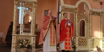 Părintele Marian Rednic a devenit paroh de Oncești. Protopopul Vasile Iusco și-a încheiat misiunea în parohie