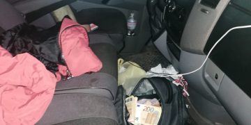 Un ucrainean a vrut să intre în ţară cu peste 300.000 euro ascunși în mașină