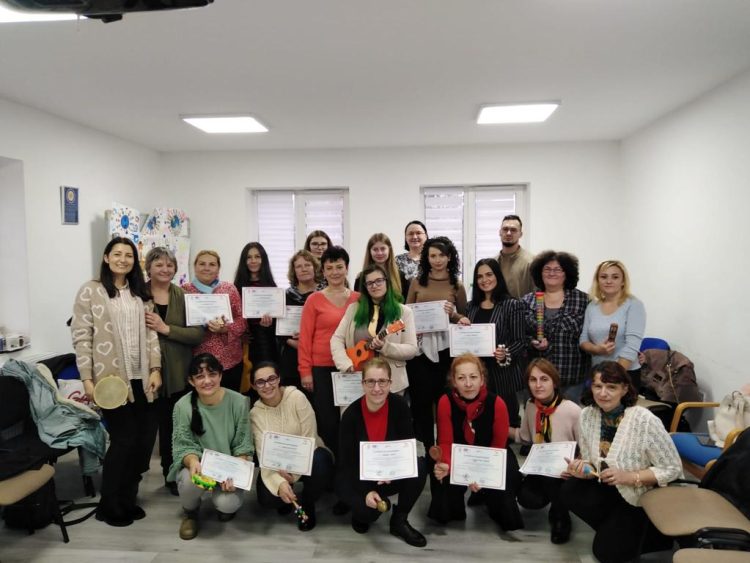 Asociaţia Esperando derulează proiectul ”Integrare prin muzică și artă”