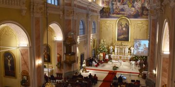Programul liturgic pentru perioada Sărbătorii Nașterii Domnului şi a Anului Nou la Biserica romano-catolică „Sfânta Treime” din Baia Mare