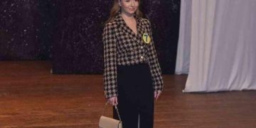 După 20 de ore în operație, medicii i-au atașat Alexiai brațele amputate după un accident rutier