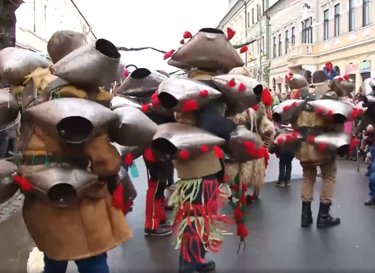 Programul ediţiei 54 a Festivalului de Datini și Obiceiuri de Iarnă „Marmația”. Invitat special Aurel Tămaş