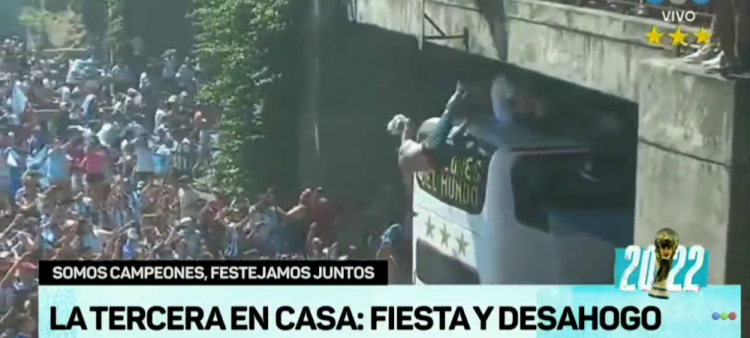 Nebunie în Argentina: Jucătorii, evacuați cu elicoptere din cauza fanilor