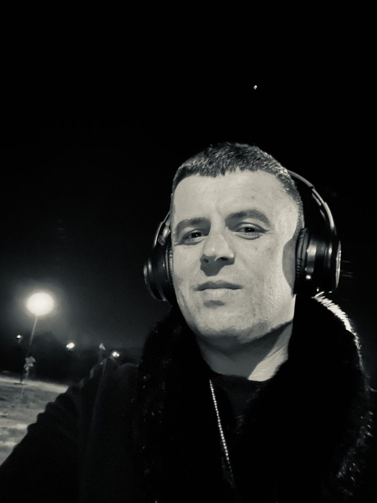 SOLO VOCE – Contratenorul Romeo Cornelius, recital inedit pe scena Teatrului Municipal