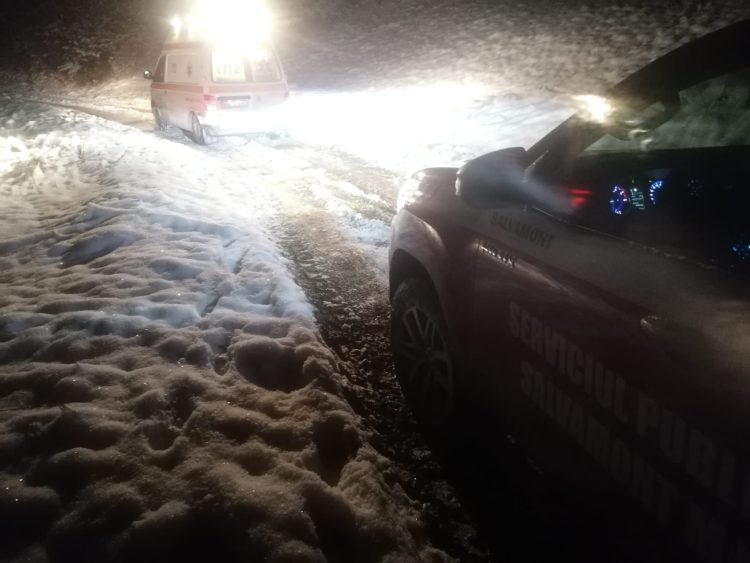 Salvamontiștii maramureşeni, solicitaţi în în zona Valea Peștilor din Vișeu să salveze o femeie. Ce au găsit salvatorii