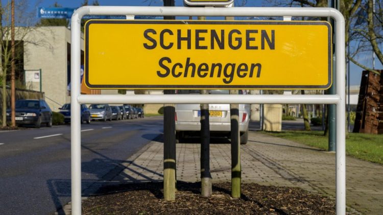 Austria spune oficial NU aderării României la Schengen