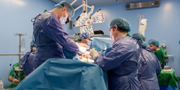Zi importantă la Spitalul Județean. Prima intervenție pe cord deschis