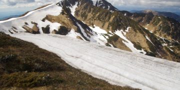 Un avion Diamond aparținând Agenției FRONTEX survolează frontiera pentru găsirea ucrainenilor rătăciţi