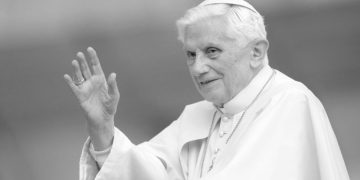 Papa Benedict al XVI-lea a murit la 95 de ani