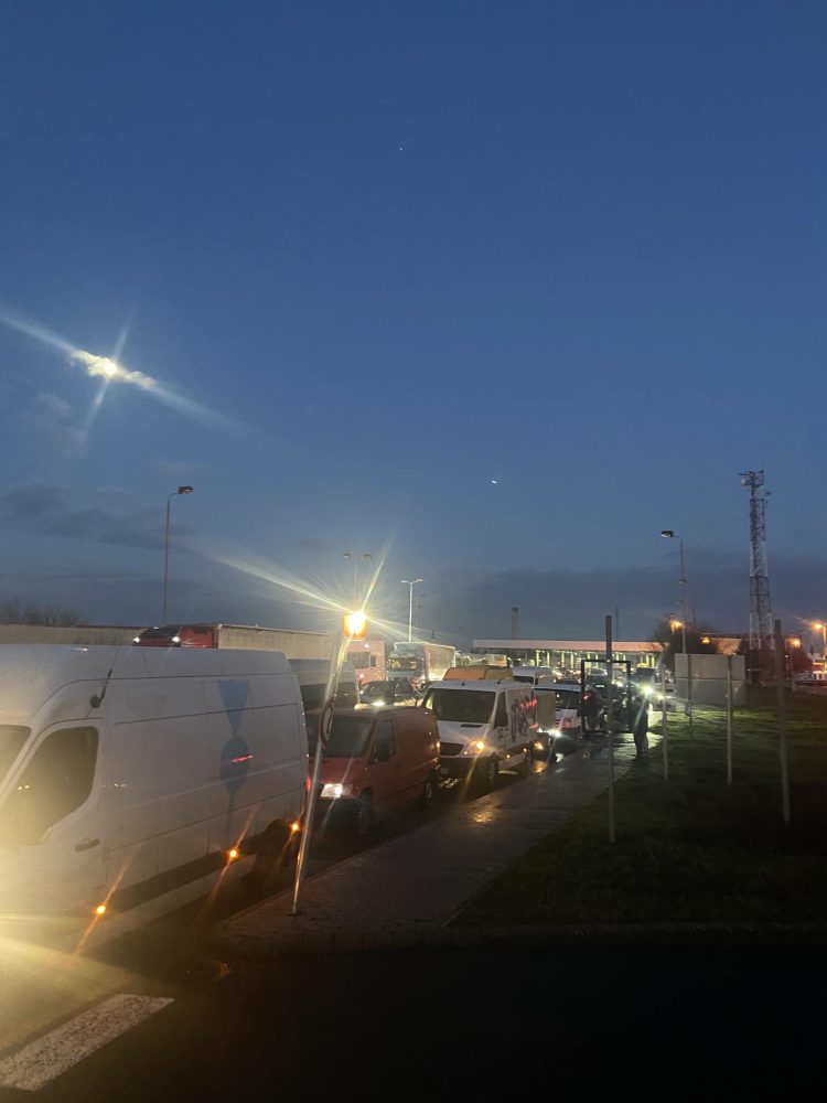 COD ROȘU LA VAMA PETEA. A început nebunia la frontieră