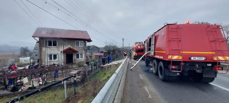 Incendiul la o casă de locuit din Dămăcușeni