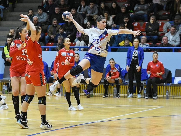 Aruncare la poartă și…GOL!