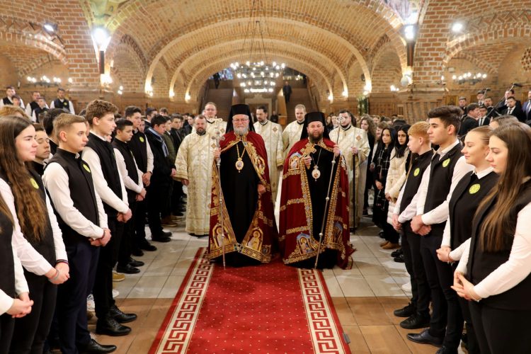 Hramul școlilor teologice sărbătorit la Catedrala Episcopală „Sfânta Treime”