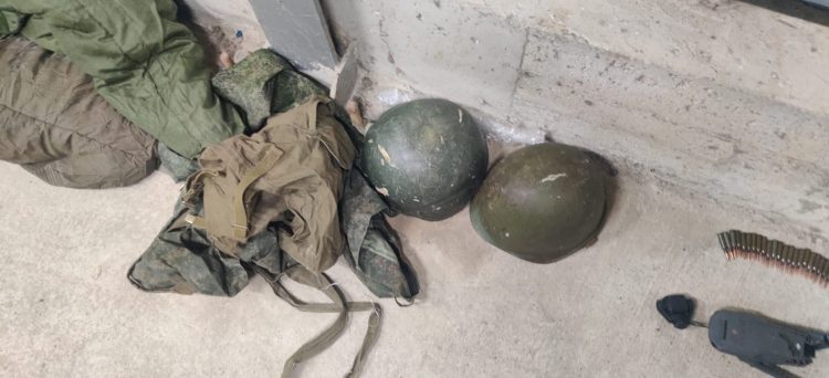 Un ucrainean a vrut să intre în România cu un obuz, o dronă, zeci de cartușe, ascunse într-un microbuz 