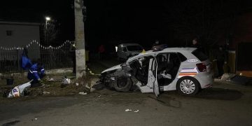 Autospecială de poliție, implicată într-un grav accident