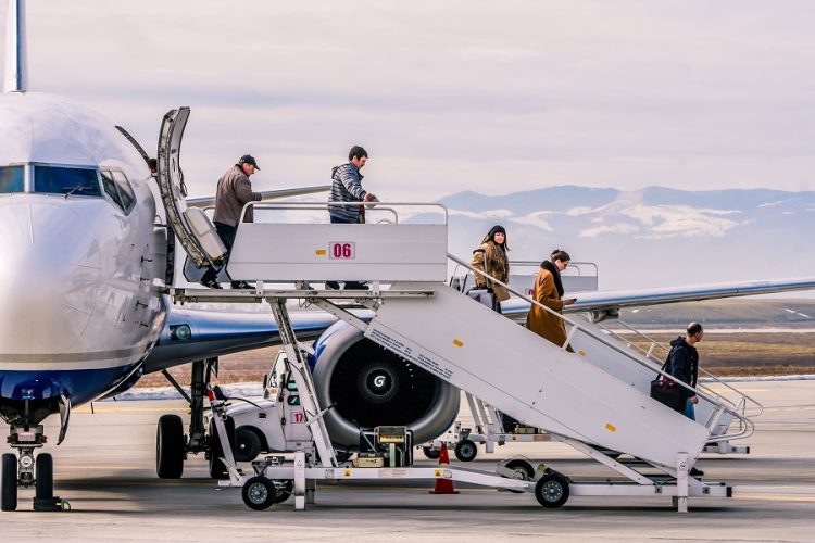 Traficul de pasageri pe aeroporturile din România a crescut anul trecut cu 87,53% față de anul anterior