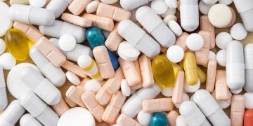 Percheziţii domiciliare şi zeci de fiole şi pastile cu substanțe dopante ridicate de poliţiştii maramureşeni