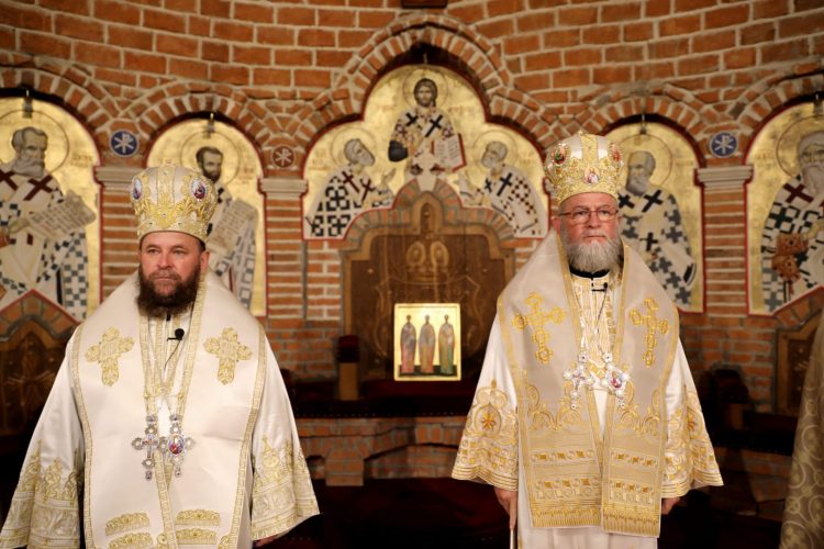 Hramul școlilor teologice sărbătorit la Catedrala Episcopală „Sfânta Treime”
