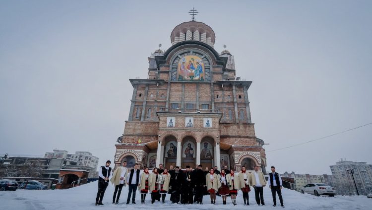 Episcopia Ortodoxă a Maramureşului şi Sătmarului are un număr de 522.480 de credincioşi păstoriţi de 600 de preoţi