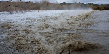 Cod galben și Cod portocaliu de inundații şi viituri pe mai multe râuri din judeţ începând de sâmbătă