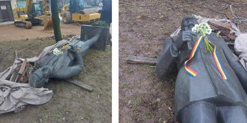 PROTEST: Instituțiile de cultură din Cluj se mobilizează după ce statuia lui Maniu a fost dată jos cu excavatorul