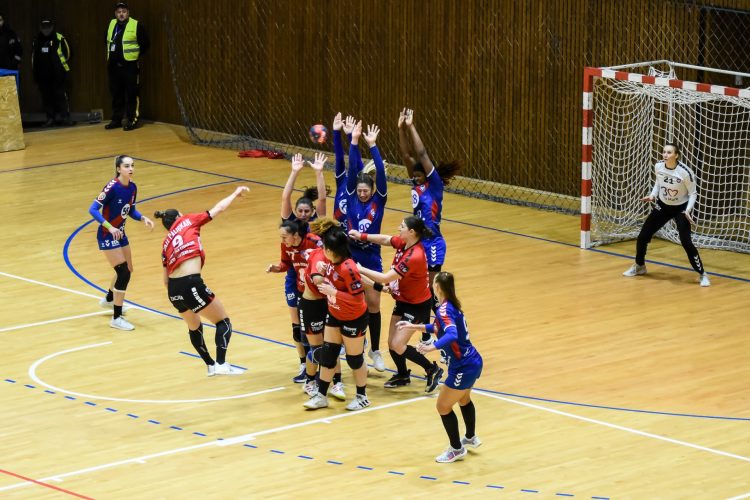 Handbal. Liga Florilor. CS Minaur Baia Mare – SCM Râmnicu Vâlcea, primul meci oficial pe teren propriu din acest an