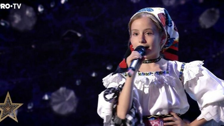 O fetiță din Maramureș a ridicat sala în picioare. A fost senzația ultimei emisiuni Românii au talent