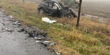 Un alt accident mortal în România. O femeie și-a pierdut viața după ce a intrat într-un stâlp