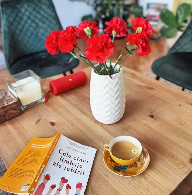 PSIHOLOGUL DE SERVICIU: Trăiește simplu. Caută frumosul în jurul tău. Iubește-ți oamenii și fii bun. Mereu