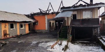 Mobilizare după ce o familie din Lăpușel a rămas fără tot ce a agonisit o viață