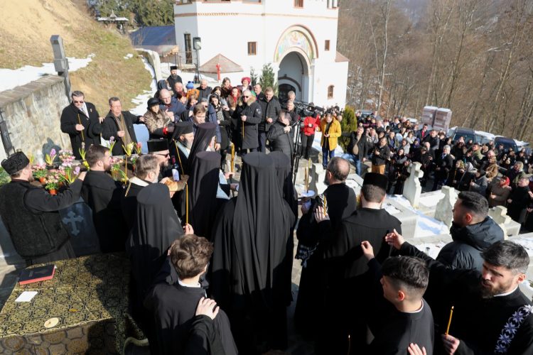 Parastas la mormântul părintelui arhimandrit Serafim Man la împlinirea a 10 ani de la mutarea la Domnul