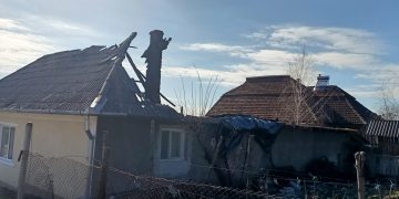 Apel umanitar: Mobilizare pentru ajutorarea unei enoriașe a cărei casă a fost mistuită de flăcări. VIDEO