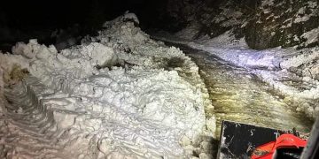 Avalanșă la Băiuț! Un drum a fost blocat