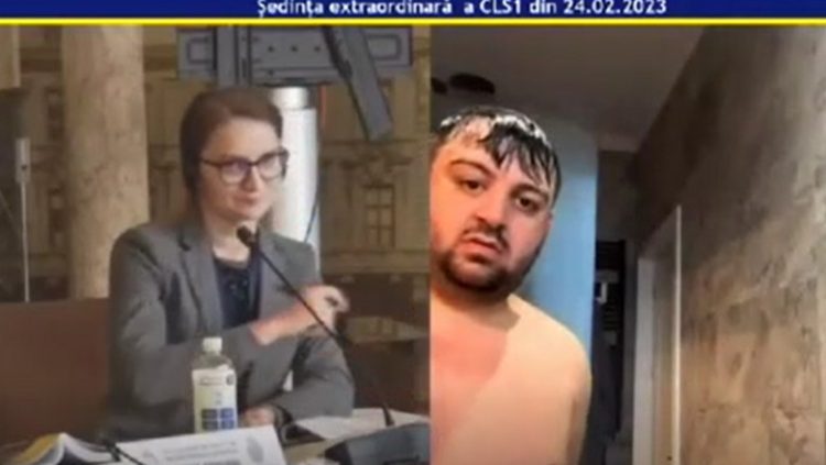 Vai și amar de ea clasă politică. Politicienii se mai spală și pe ei, nu doar banii