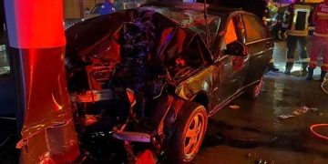 O şoferiţă s-a urcat băută la volan și s-a oprit într-o pompă de benzinărie