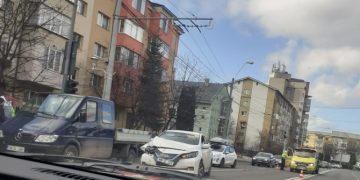Accident pe Bulevardul Republicii din Baia Mare. Trafic aglomerat în zona Liceului Sportiv