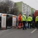 O ambulanță care transporta un pacient s-a răsturnat în centrul Bucureștiului după ce a fost lovită