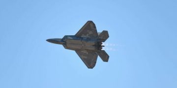 Avioanele americane au doborât un „obiect neidentificat”deasupra Canadei