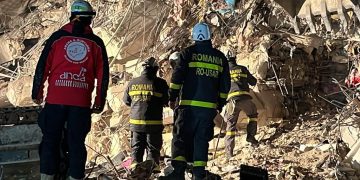 Cutremur în Turcia şi Siria / După 9 ore de săpături salvatorii români au scos în viață o femeie de sub dărâmături