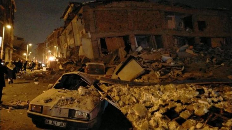 Cutremur devastator cu o magnitudine de 7,8 din Turcia, urmat de un cutremur de 4,5 în România