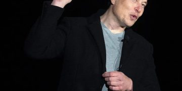 Elon Musk acuză mass media de rasism împotriva albilor şi asiaticilor