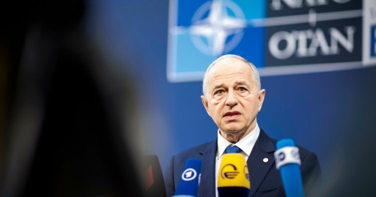 Geoană, întrebat dacă NATO va ajuta Moldova în cazul unui atac al Rusiei: Este partener cu noi, dar nu și membru al Alianței