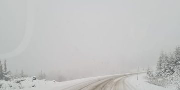 Coțofenelor, drumurile din județ sunt acoperite cu zăpadă!