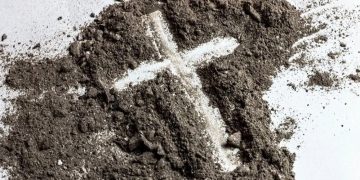 Miercurea Cenuşii. Azi începe Postul Paştelui la credincioşii romano-catolici