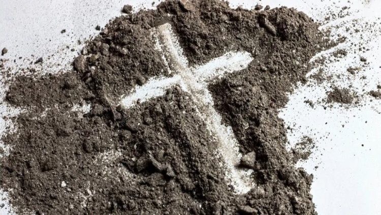 Miercurea Cenuşii. Azi începe Postul Paştelui la credincioşii romano-catolici