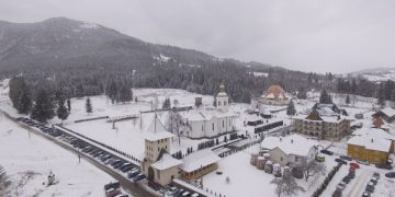 Întâmpinarea Domnului şi hramul de iarnă la Mănăstirea „Adormirea Maicii Domnului” Moisei