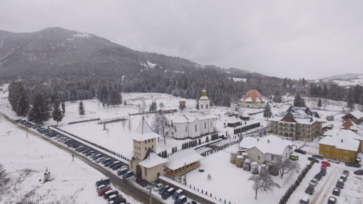 Întâmpinarea Domnului şi hramul de iarnă la Mănăstirea „Adormirea Maicii Domnului” Moisei