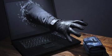 10 sfaturi din partea poliţiştilor pentru a te feri de fraudele din mediul online