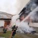 FOCUL a MISTUIT o casă din Recea: Noi imagini cu puternicul incendiu